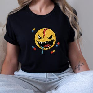 Cyberpunk 2077 Gildan Shirt V’s Favorite Graphic Tee Arasaka Streetwear-Inspired T-Shirt DystopianGaming Merch Edgerunners Aesthetic Apparel