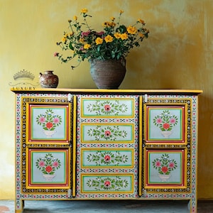 Armoire indienne en bois peinte à la main, florale, 2 portes et 4 tiroirs/rangement latéral/armoire | Table de chevet, table d'appoint, peinte à la main, grande armoire en bois.