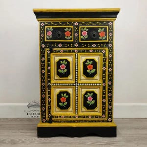 Armoire indienne en bois peinte à la main / Rangement latéral / Armoire en bois peinte à la main | Table de chevet, table d'appoint, peinte à la main, grande armoire en bois/armoire vintage