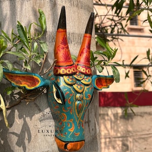 Handcrafted Mango Wood Cow Head Wall Decor: Ethnic Indian Art