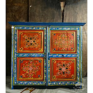 Armoire peinte à la main vintage | Table de chevet peinte artistiquement | Indian Furniture.Placard éclectique avec grand rangement | Armoire en bois..