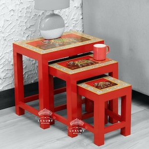 Handbemalte Rote Holz Satztische: Indisches Dekor, 3er Set