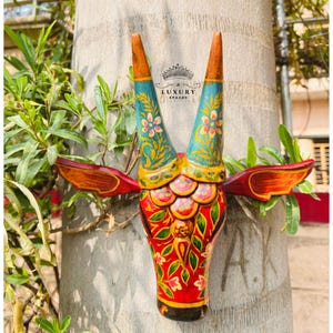 Handcrafted Mango Wood Cow Head Wall Decor: Ethnic Indian Art