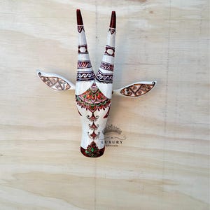 Handcrafted Mango Wood Nandi Head: Ethnic Indian Wall Decor