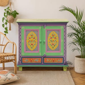 Armoire indienne en bois peinte à la main, florale, 2 portes et tiroir/rangement latéral/armoire | Table de chevet, table d'appoint, peinte à la main, grande armoire en bois.