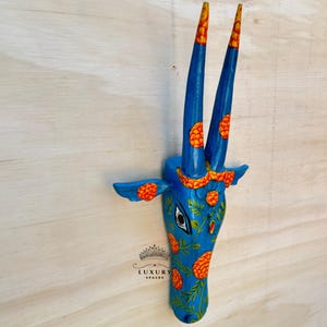 Hand-Painted Wooden Nandi Head Wall Decor: Ethnic Indian Art
