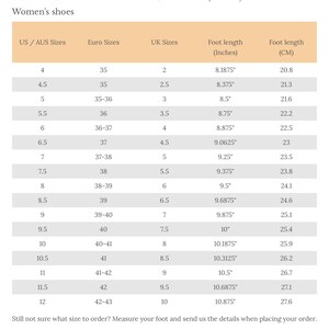 Puede incluir: Tabla de conversi&oacute;n de tallas de zapatos para mujer, mostrando tallas US/AUS, Euro y UK, con longitudes de pie correspondientes en pulgadas y cm. La tabla incluye tallas de US 4 a 12.