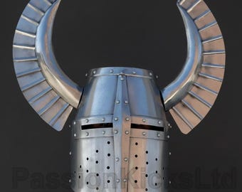 Mittelalterlicher Großer Helm mit Stahlhorn | LARP Fantasy handgeschmiedeter Tempelritter Helm | Reenactment Kostüm & Cosplay Helm | Geschützter Helm