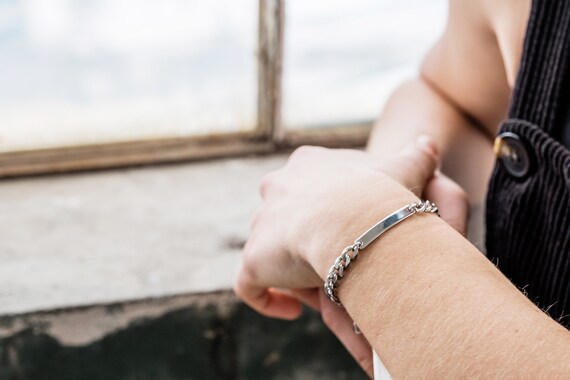 Custom Engraved Curb Chain Bracelet 