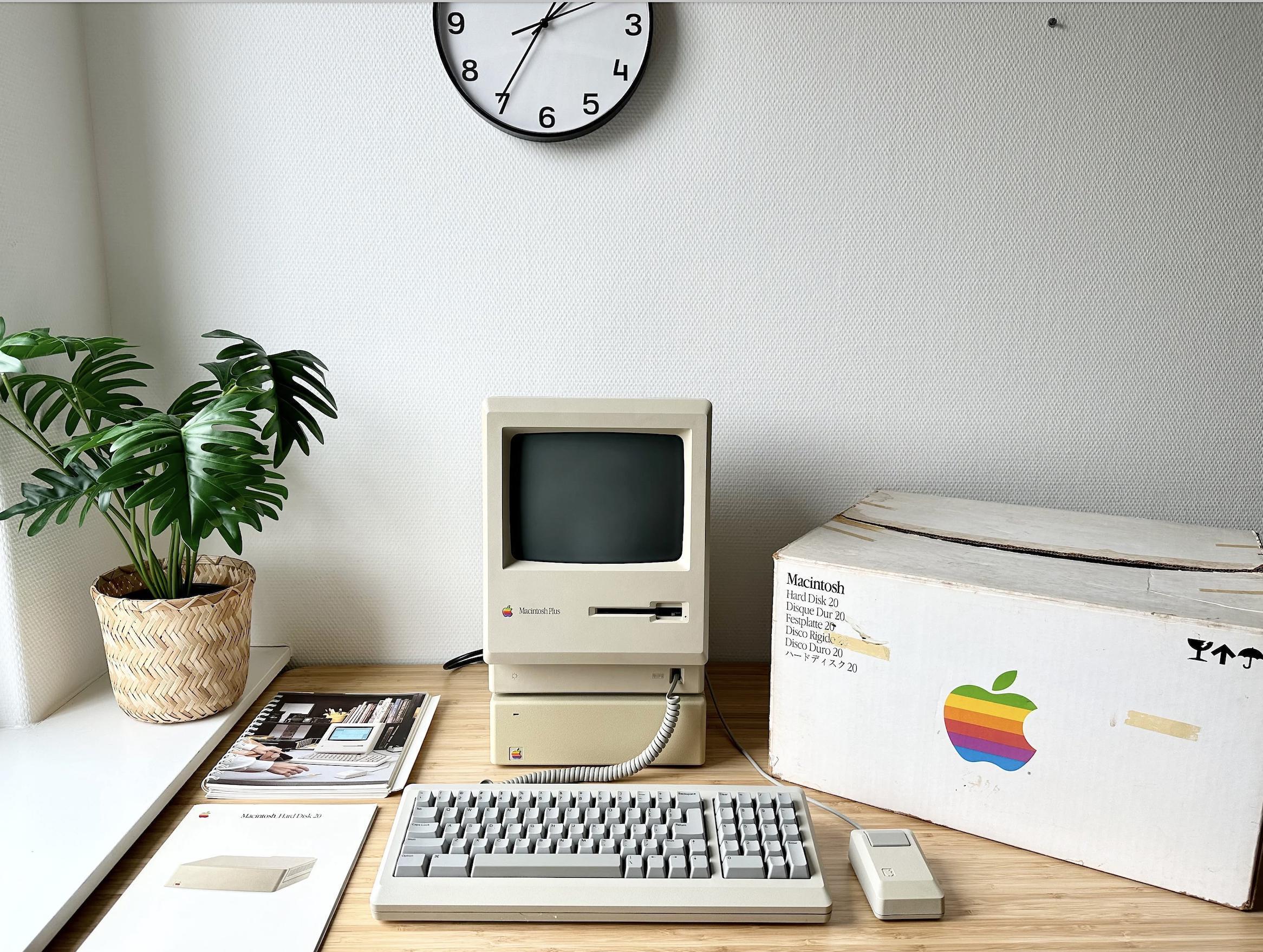 Apple Macintosh Plus（ハードディスク20搭載） - Etsy 日本