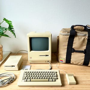 1984 Apple Macintosh 512k - Complete Set