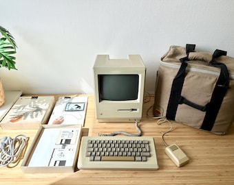 1984 Apple Macintosh 128k - Complete Set