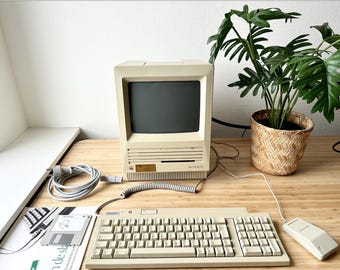Vintage Macintosh SE