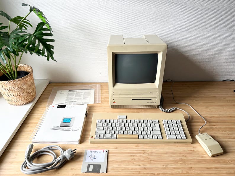 Vintage Macintosh SE Computer - 1987 - Etsy