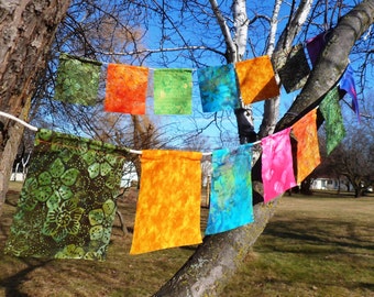 Banderas de oración Batik de estilo tibetano con marcador de tela