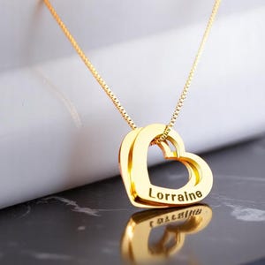 Collar con nombre personalizado para mujer • Colgante de corazón de acero inoxidable • Regalo personalizado para ella • Joyas para novia, mamá y familia