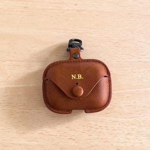 Personalized Leather AirPods Case – Soft Protective Cover with Keychain (1/2/3/Pro/Pro 2)