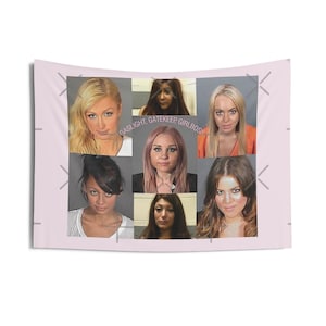 GIRLBOSS マグショット 屋内用壁掛けタペストリー | Girlboss マグショット タペストリー