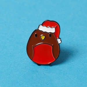 Christmas Robin Enamel Pin – Festive Bird Brooch – Holiday Pin for Jacket, Bag or Hat – Gift for Christmas Lovers and Bird Enthusiasts