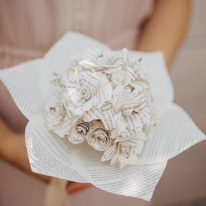 Pretty paper bouquet made from book pages or music paper, handmade, book pages, music paper, upcycling