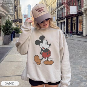 Sudadera vintage de Mickey Mouse de Disney, camiseta vintage de Mickey Mouse de Disney, sudadera de vacaciones de Disneyworld, suéter retro de Disney imagen 2