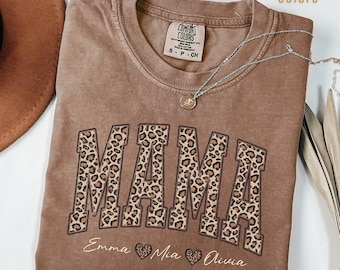 Camiseta Leopard Mama con nombres de niños, Camiseta Comfort Colors® Regalo para el Día de la Madre, Regalo personalizado para mamá primeriza, Camiseta Retro Mama