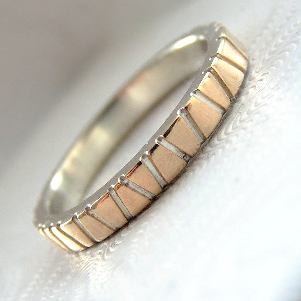 Lines in Gold - Modern Two Tone & Silver Wedding Band With Saw Texture