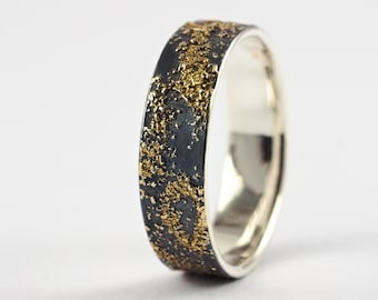 Gold Chaos - Rustic Men's Wedding Ring in 18kt Gold and Oxidized Sterling Silver