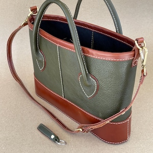 Bolso de mano de cuero / Resistente / Totalmente forrado / Correa para el hombro