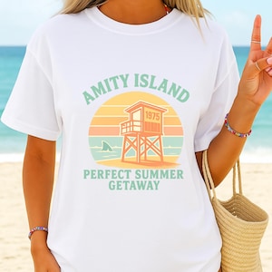 Vintage Jaws Amity Island Tee: Retro 1975 Vacation T-Shirt