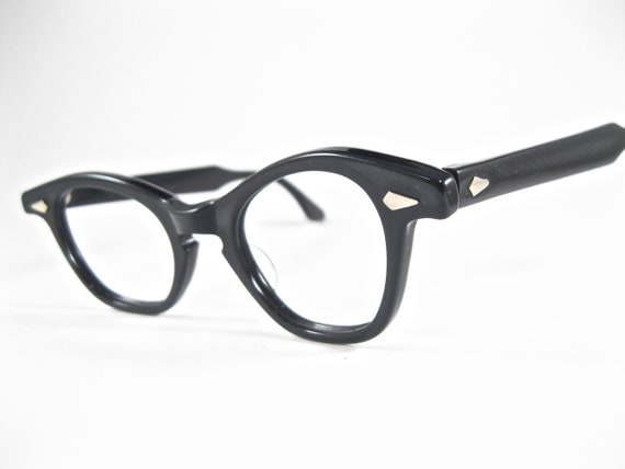 cat eye horn rimmed glasses