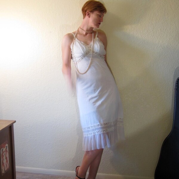 Vintage 50s White Full Slip with Lace and Accordian Pleating. Size M 36 Bust. Cat On A Hot Tin Roof.