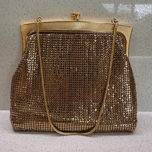 Vintage Glomesh Gold Mesh Evening Purse – Large Retro 70s Clutch – Built-In Handle – Made in Australia – Formal Handbag
