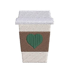 Op de afbeelding: Een witte koffiebeker om mee te nemen met een bruine band en een groen hartontwerp.