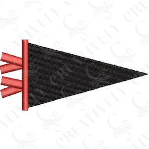 Peut inclure: Un fanion triangulaire noir présentant un aspect de tissu texturé avec une tige verticale rouge et deux liens rouges s'étendant sur le côté gauche. Le design imite un motif de broderie avec une forme triangulaire sombre et uniforme.