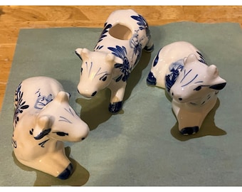 Delft Style Cow Salt & Pepper Shaker w/Toothpick Holder Set Classic Blue  White