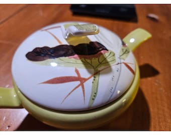 Bol vintage Red Wing de South Pacific, coleccionable, con colores vibrantes y tapa. 284