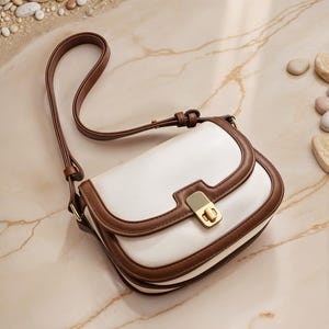 Stilvolle Leder Umhängetasche, Weiß Braun Crossbody Frauen elegante Tasche, Creme Mini Tasche, Einzigartige Handtasche Frau, echte italienische Ledertasche