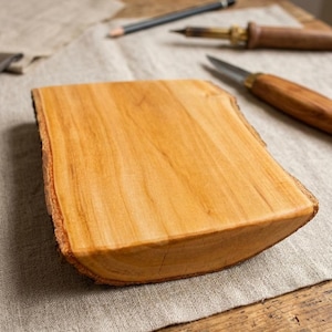 Natürliche Akazienholzscheibe für Kunsthandwerk, 4x6 Live Edge Holzrohling, rustikale Rindenholzscheibe für Pyrographie, Gravur, Malerei, DIY Holzbedarf
