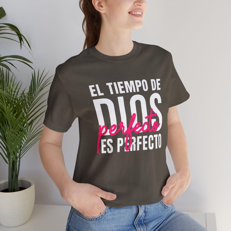 El Tiempo de Dios Es Perfecto | Religious T-Shirt, Inspirational Quote, Jesus Gift, Christian, Spanish Faith Shirt image 4