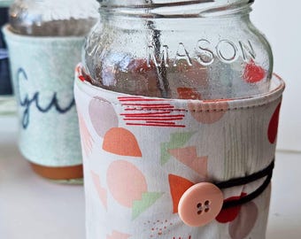 Mason Jar Cozie: Isolierter Blumen- & Gingham-Ärmel 90er Jahre Print Cozy