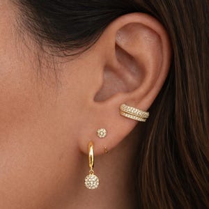 Conjunto de pendientes chapados en oro, aros pequeños y pendientes de oreja, conjunto delicado para la oreja.