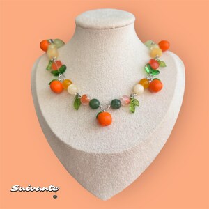 Handgemaakte mandarijnketting van polymeerklei: fruitsieraden met kralen