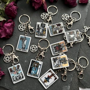 Dije/Llavero para bolsa de tarot - Cierre plateado con dije de pentagrama - Tarots acrílicos de estilo vintage - Llavero bohemio gótico de bruja