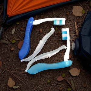 Folding Travel Toothbrush for Camping and Hiking – Compact 16.5cm Portable Tooth Brush with Cover – Lightweight Outdoor Oral Care