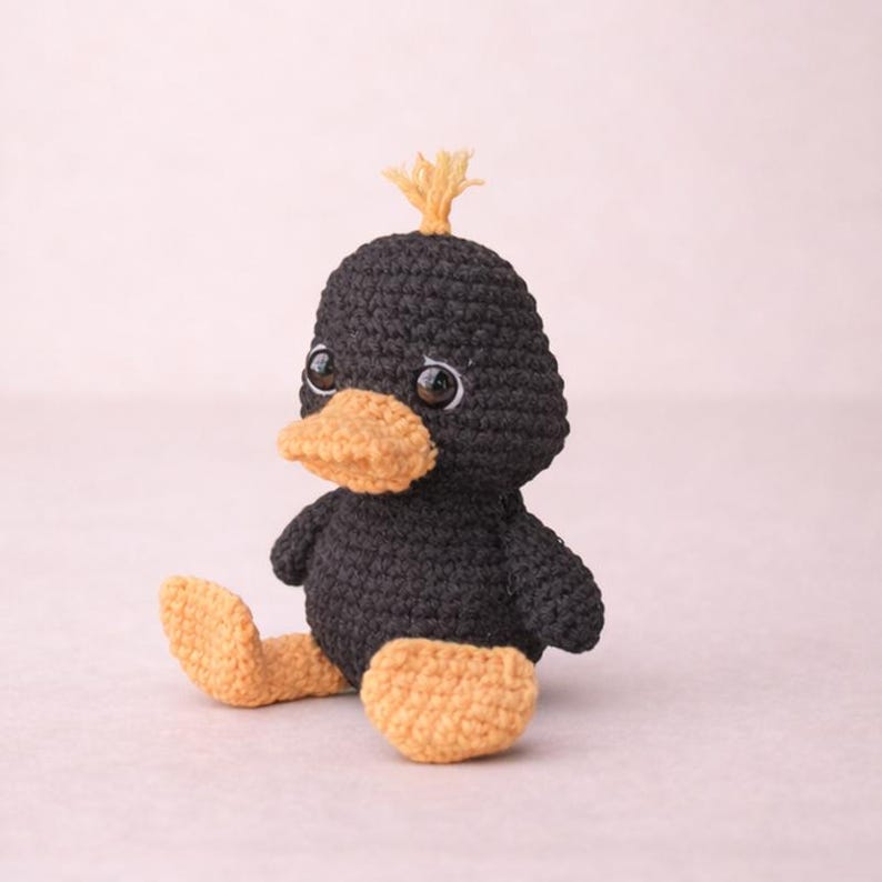 Svart anka virkmönster: Amigurumi plyschleksak (PDF digital nedladdning) bild 3
