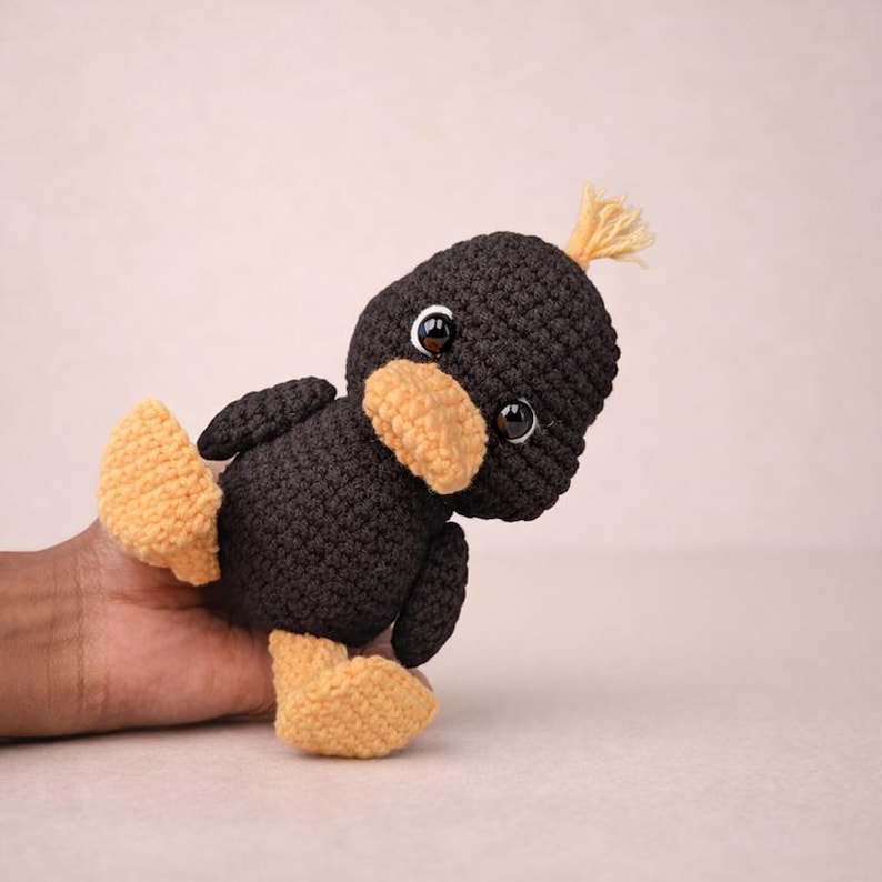 Svart anka virkmönster: Amigurumi plyschleksak (PDF digital nedladdning) bild 5