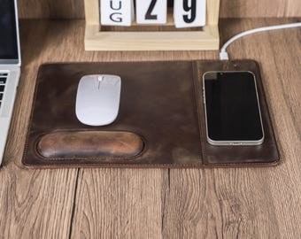 Personalisierte Leder Mauspad | Mauspads mit Telefonladegerät | 15W Schnellladende Schreibtischmatte | Crazy Horse Leder Geschenk für Papa Boss Geschenk