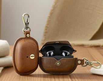 Handgefertigte Echtleder Tasche für Sony WF-1000XM5 | Kreuzer braun Crazy Horse | Karabiner-Verschluss-Abdeckung | Schützende gefütterte Tasche
