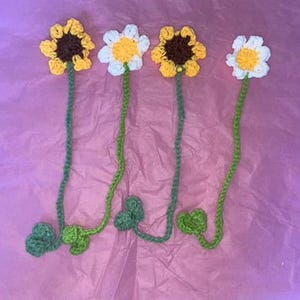 Handmade Crochet Flower Bookmark - Unique Floral Page Marker, Gift for Book Lovers, Teachers & Students